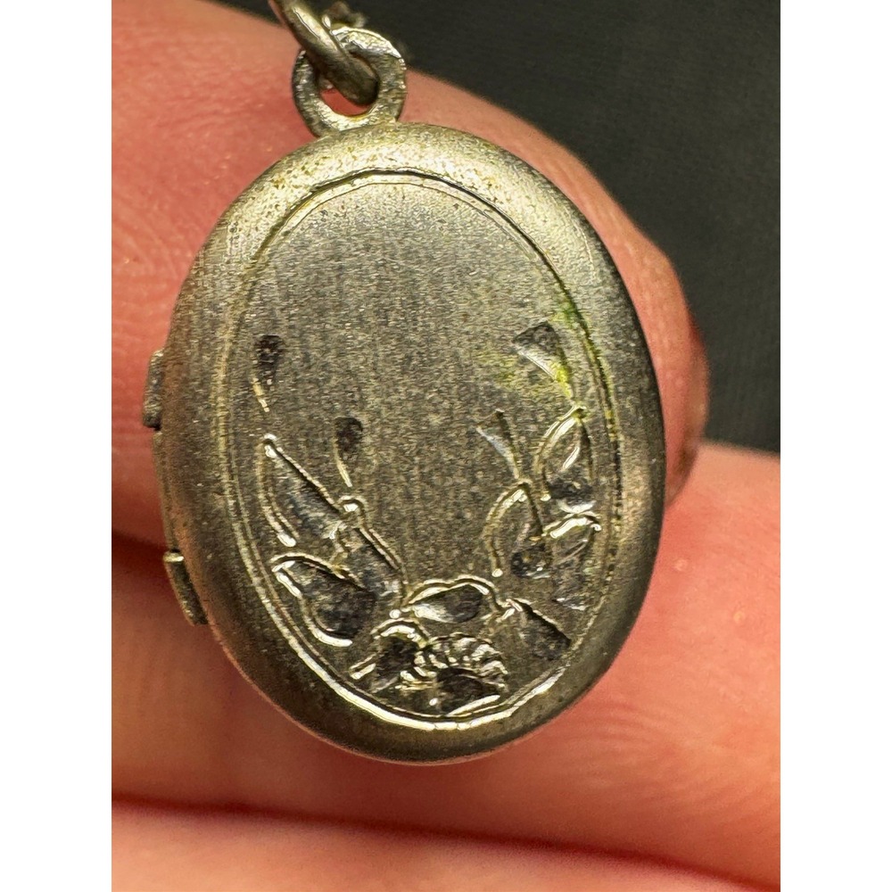 925 Sterling Silver WEH Oval Photo Locket Pendant Necklace Floral Engraved